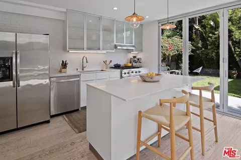 Kitchen - 2904 Beach Ave, Venice, CA 90291 photo 1 of 2