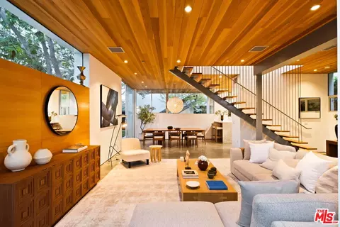 249 Rennie Ave, Venice, CA 90291