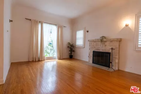 8714 S Wilton Pl, Los Angeles, CA 90047