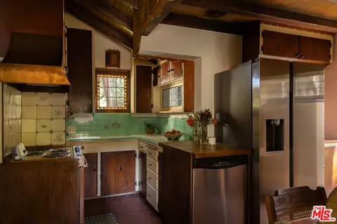 Kitchen - 485 Madeline Dr, Pasadena, CA 91105 photo 2 of 3