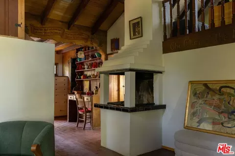 Entry Way - 485 Madeline Dr, Pasadena, CA 91105 photo 2 of 4