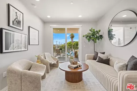7428 Santa Monica Blvd #304, West Hollywood, CA 90046