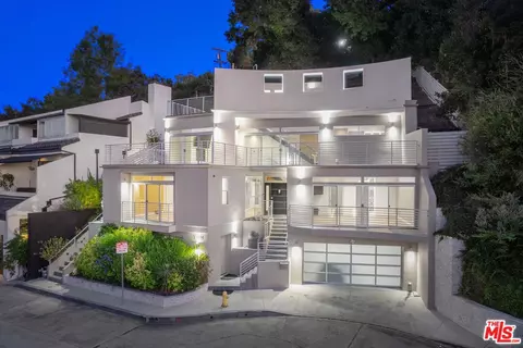 11698 Picturesque Dr, Studio City, CA 91604