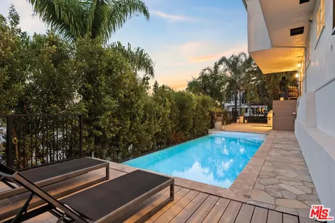 8276 Woodshill Trl, Los Angeles, CA 90069