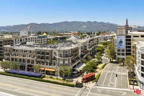 558 Caruso Ave, Glendale, CA 91210