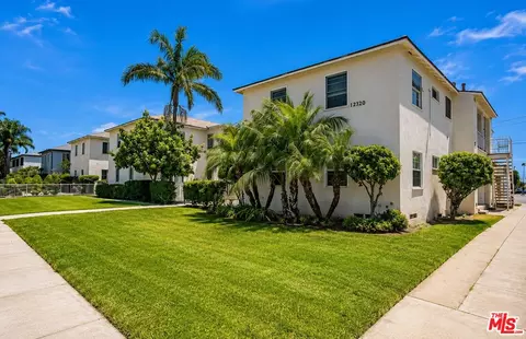 12320 Washington Pl, Los Angeles, CA 90066
