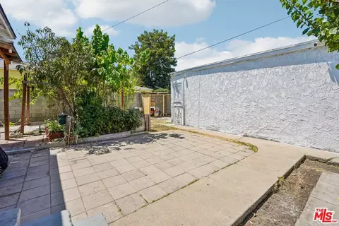 Exterior - 901 W Brazil St, Compton, CA 90220 photo 5 of 12