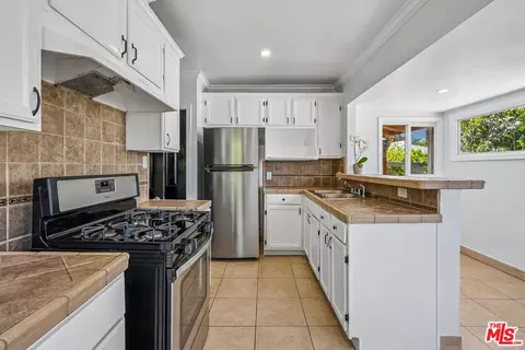 Kitchen - 901 W Brazil St, Compton, CA 90220 photo 1 of 4