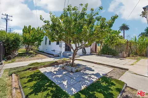 Exterior - 901 W Brazil St, Compton, CA 90220 photo 3 of 12