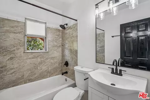 Bath - 901 W Brazil St, Compton, CA 90220 photo 1 of 1