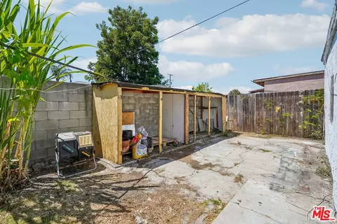 Exterior - 901 W Brazil St, Compton, CA 90220 photo 7 of 12