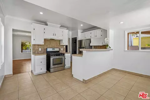 Kitchen - 901 W Brazil St, Compton, CA 90220 photo 4 of 4