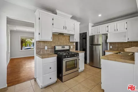 Kitchen - 901 W Brazil St, Compton, CA 90220 photo 2 of 4