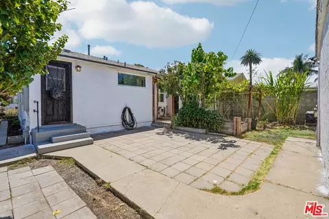 Exterior - 901 W Brazil St, Compton, CA 90220 photo 4 of 12