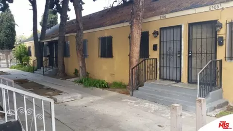 8504 S San Pedro St, Los Angeles, CA 90003