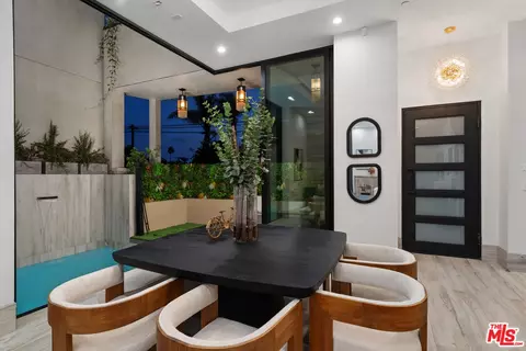 Dining - 616 7th, Venice, CA 90291 photo 3 of 3