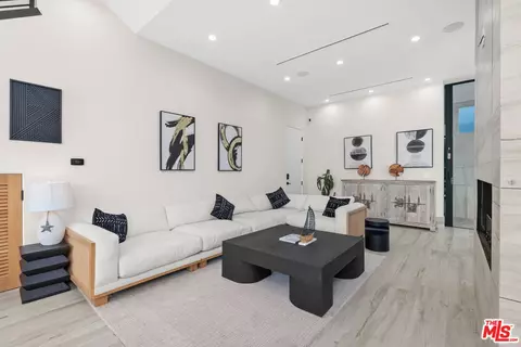 Other - 616 7th, Venice, CA 90291 photo 2 of 11