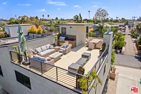 Exterior - 616 7th, Venice, CA 90291 photo 6 of 15