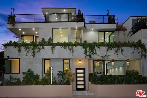 Exterior - 616 7th, Venice, CA 90291 photo 11 of 15