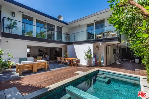 3240 Shelby Dr, Los Angeles, CA 90034