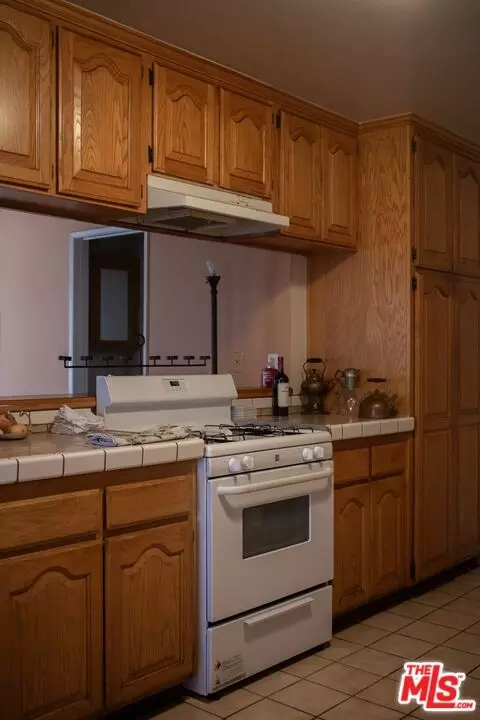Kitchen - 925 Arnold Dr, Placentia, CA 92870 photo 2 of 2