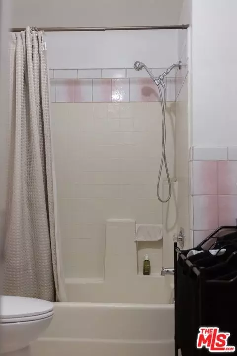 Bath - 925 Arnold Dr, Placentia, CA 92870 photo 2 of 3