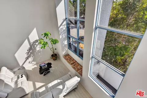 1511 16th St #201, Santa Monica, CA 90404