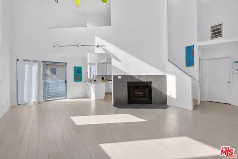 1511 16th St #201, Santa Monica, CA 90404