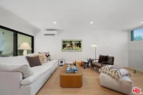 2233 4th St #3, Santa Monica, CA 90405