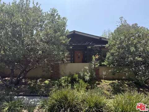 4814 W 1st St, Los Angeles, CA 90004