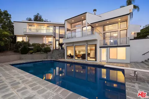 940 Linda Flora Dr, Los Angeles, CA 90049