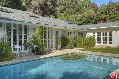 2761 Hutton Dr, Beverly Hills, CA 90210