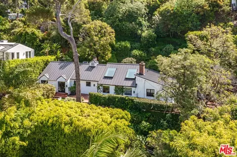 9151 Warbler Pl, Los Angeles, CA 90069