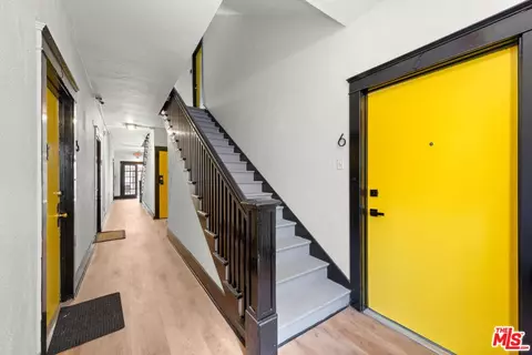 Entry Way - 623 E Broadway, Long Beach, CA 90802 photo 2 of 2