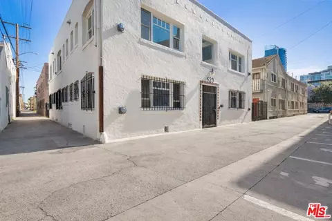 Exterior - 623 E Broadway, Long Beach, CA 90802 photo 2 of 3