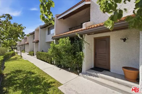 9562 Via Bernardo, Burbank, CA 91504