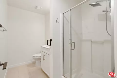 Bath - 794 Colorado Cir, Carson, CA 90745 photo 4 of 5