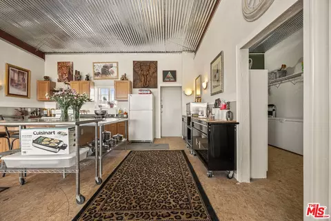 Entry Way - 9025 Camp Rock Rd, Lucerne Valley, CA 92356 photo 2 of 2