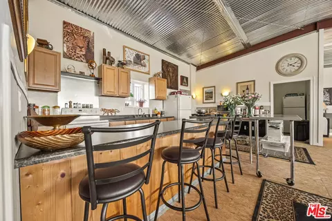Kitchen - 9025 Camp Rock Rd, Lucerne Valley, CA 92356 photo 6 of 6