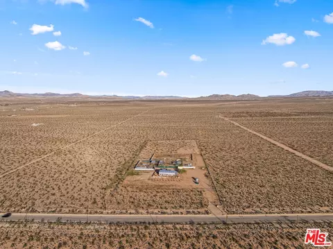 View/Area - 9025 Camp Rock Rd, Lucerne Valley, CA 92356 photo 3 of 3