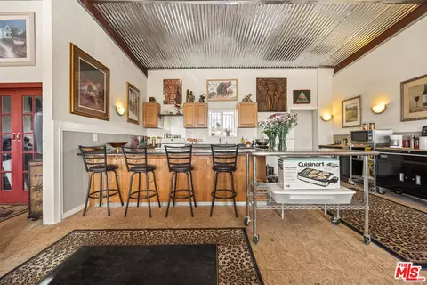 Kitchen - 9025 Camp Rock Rd, Lucerne Valley, CA 92356 photo 5 of 6
