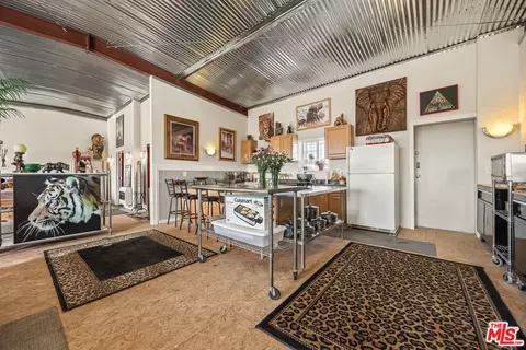 Kitchen - 9025 Camp Rock Rd, Lucerne Valley, CA 92356 photo 1 of 6