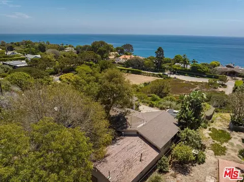 Other - 29029 Cliffside Dr, Malibu, CA 90265 photo 2 of 7