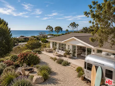 Exterior - 29029 Cliffside Dr, Malibu, CA 90265 photo 2 of 9