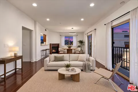 936 N Hudson Ave #302, Los Angeles, CA 90038