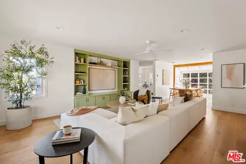 8225 Handley Ave, Los Angeles, CA 90045