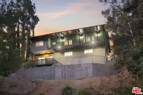 2458 Zorada Dr, Los Angeles, CA 90046