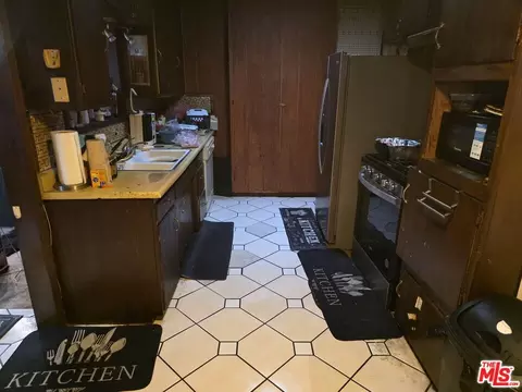 Kitchen - 2203 W 158th St, Compton, CA 90220 photo 1 of 3