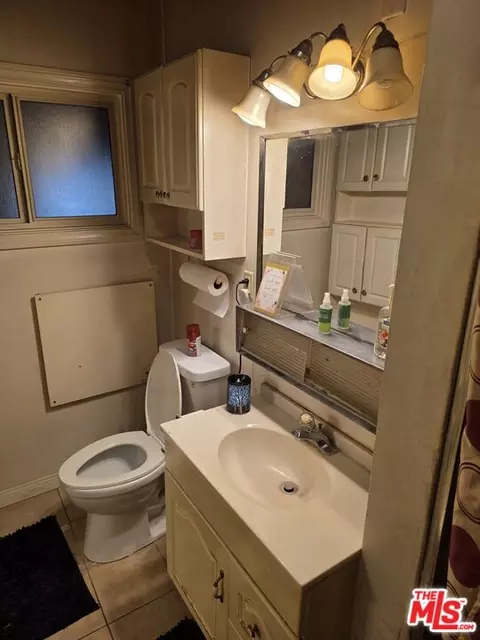 Bath - 2203 W 158th St, Compton, CA 90220 photo 2 of 2