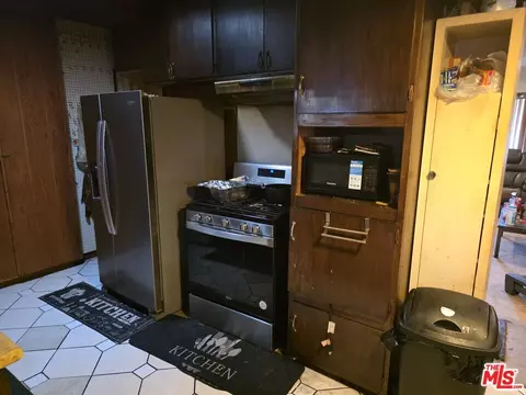 Kitchen - 2203 W 158th St, Compton, CA 90220 photo 3 of 3